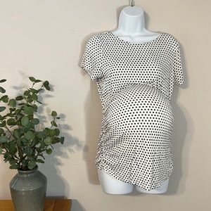 MATERNITY!  Motherhood Maternity polka dot short sleeve top